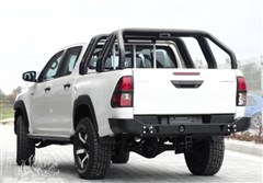 Zadní pevnostní nárazník Toyota Hilux (2016-) + tažné zařízení